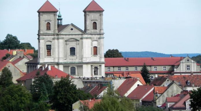 Bardo Kościół Nawiedzenia NMP