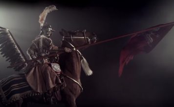 Spot z okazji obchodów Dnia Flagi Rzeczypospolitej Polskiej husaria23.jpg