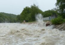 Dwie osoby wpadły do przerębli